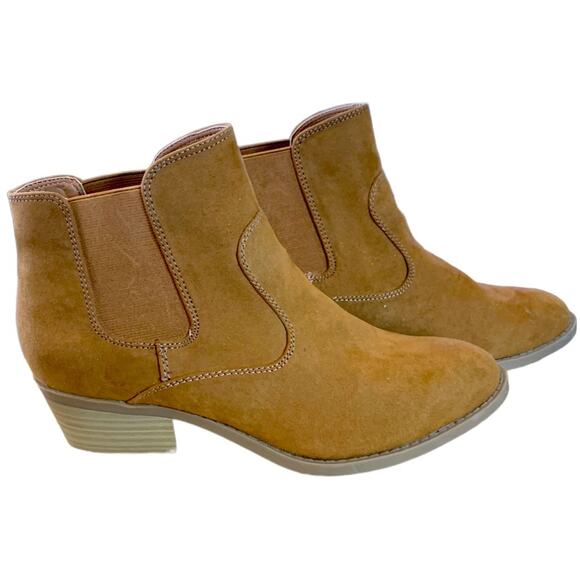 Arizona jean company Chelsea ankle boots booties 1.5 “ heels. Size 7.5 - Picture 8 of 8